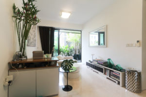 (D10) For SALE – STEVEN SUITES