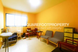 For Sale : Blk 217 Yishun Street 21