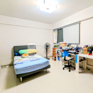 For Sale : Blk 322 Jurong East St 31